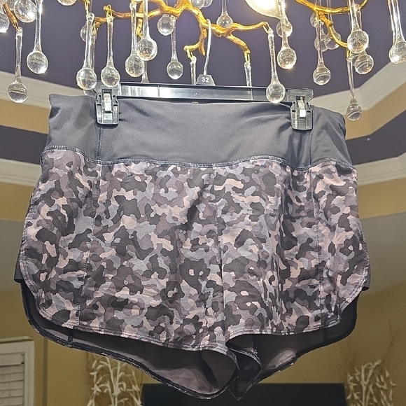 Athleta Women's Camo Athletic Shorts in Black and Gray - Picture 1 of 12